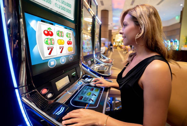 Hip Hop Panda slot game interface and paytable